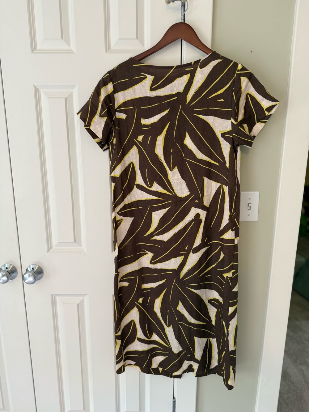 Anthropologie WHIT TWO Brown and Yellow Banana Leaf-Print Midi Dress